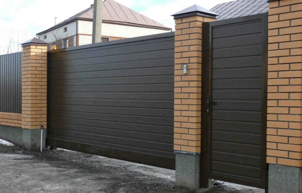 kakie-vorota-vybrat-raspashnye-otkatnye-ili-avtomaticheskie-3.jpg